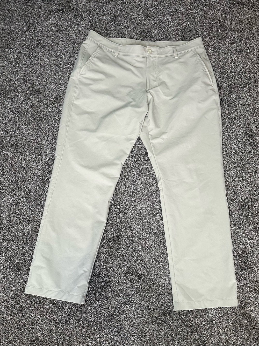 Men’s Under Armour Performance Golf Khakis Size 40 X 32